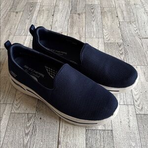 Skechers‎ Go Walk Women's 9.5 Joy Aurora Slip-on Blue Arch Fit Sneakers Shoes